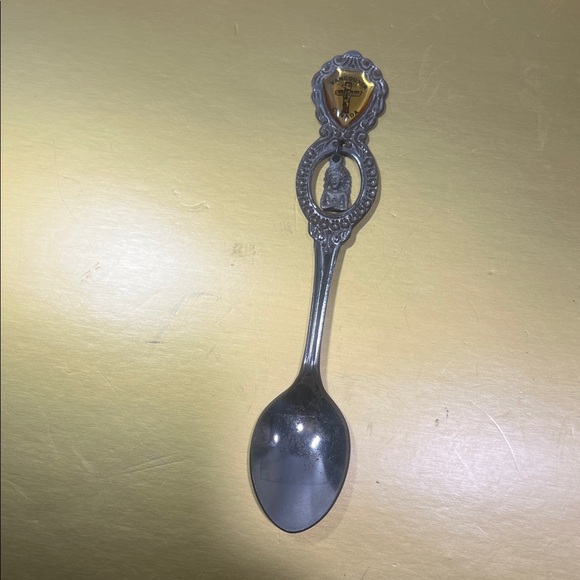 Elegant Silver Souvenir Spoon Set - Picture 4 of 4